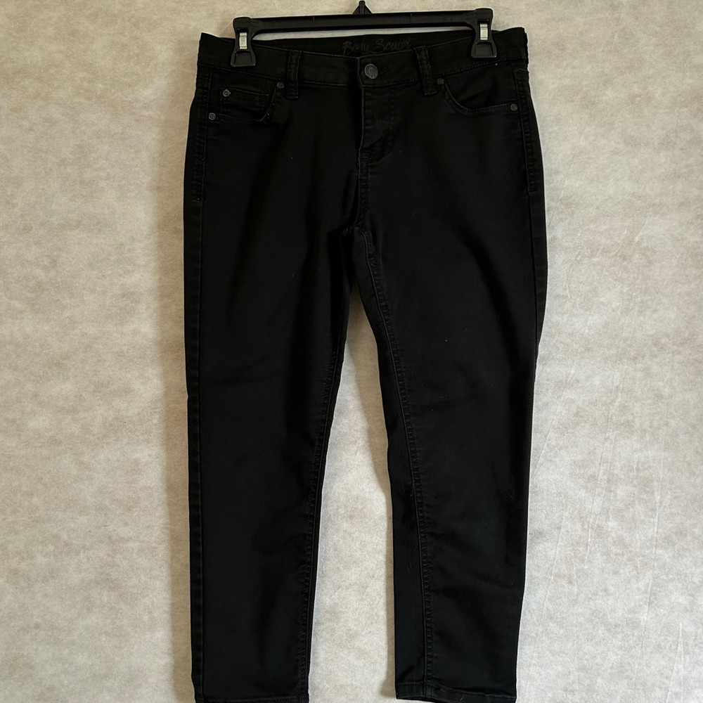 Celebrity Pink Body Sculpt Black Crop Jeans Size 7/28 CJ40158SG Skinny Stretch